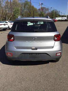 Shimmering Silver 2025 Hyundai VENUE SEL