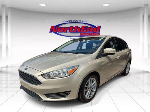 White Gold Metallic 2017 Ford Focus SE