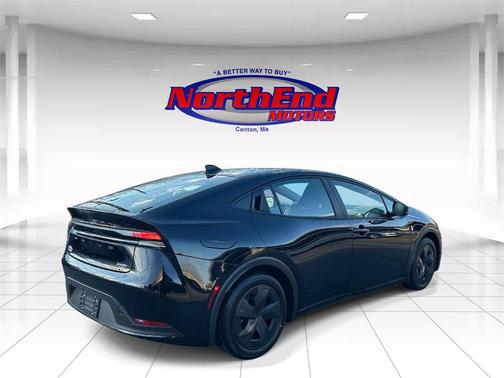 2025 Toyota Prius Plug-In Hybrid SE