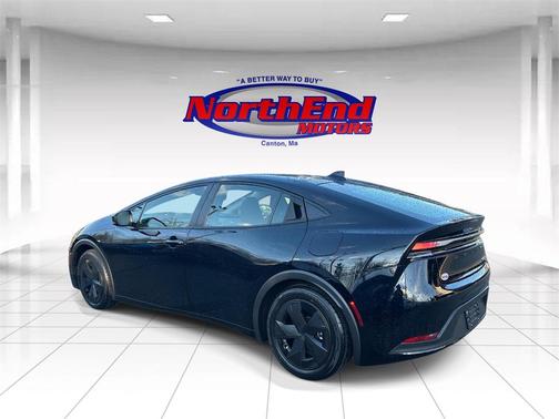 2025 Toyota Prius Plug-In Hybrid SE