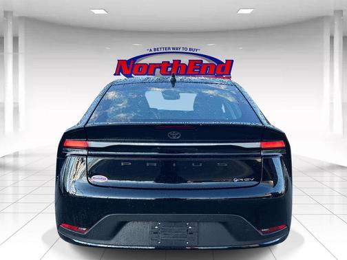 2025 Toyota Prius Plug-In Hybrid SE