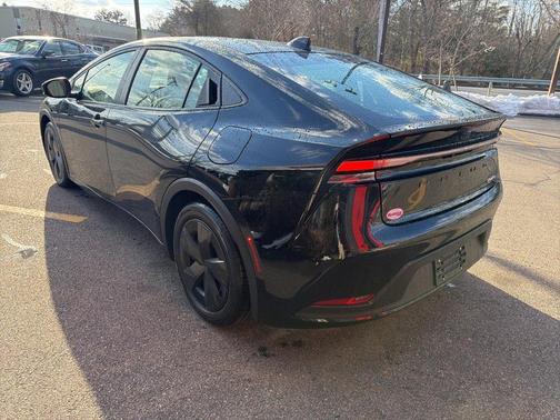 2025 Toyota Prius Plug-In Hybrid SE