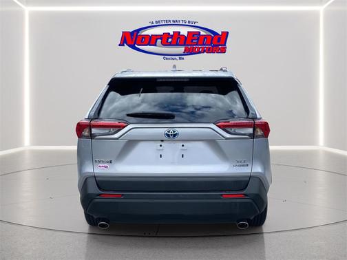 2022 Toyota RAV4 Hybrid XLE