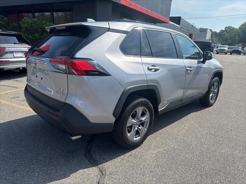2022 Toyota RAV4 Hybrid XLE