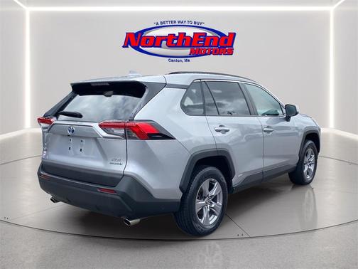 2022 Toyota RAV4 Hybrid XLE