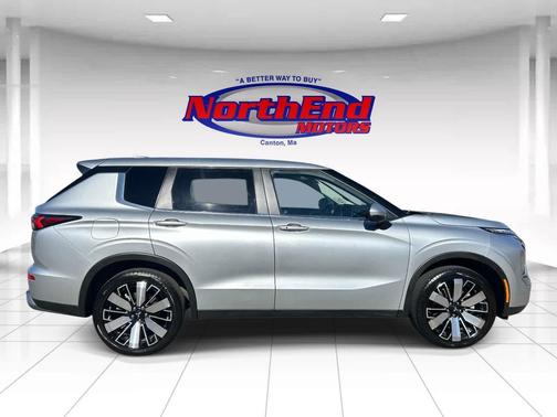 Alloy Silver Metallic 2025 Mitsubishi Outlander SE S-AWC