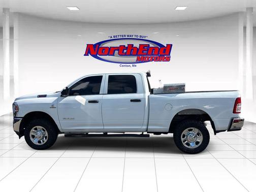 2022 RAM 2500 Tradesman Crew Cab 4x4 6'4' Box