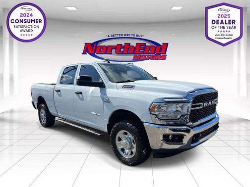 2022 RAM 2500 Tradesman Crew Cab 4x4 6'4' Box