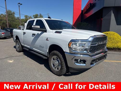 2022 RAM 2500 Tradesman Crew Cab 4x4 6'4' Box
