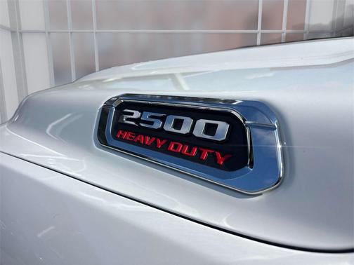 2022 RAM 2500 Tradesman Crew Cab 4x4 6'4' Box