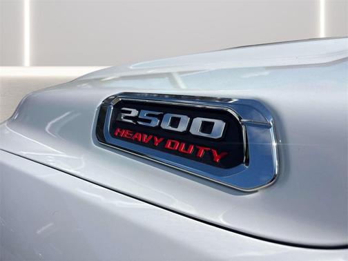 2022 RAM 2500 Tradesman Crew Cab 4x4 6'4' Box