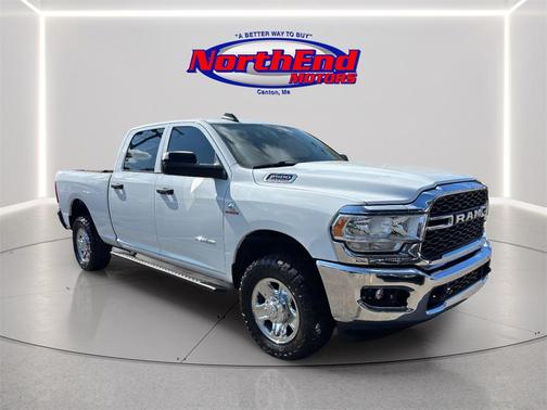 2022 RAM 2500 Tradesman Crew Cab 4x4 6'4' Box
