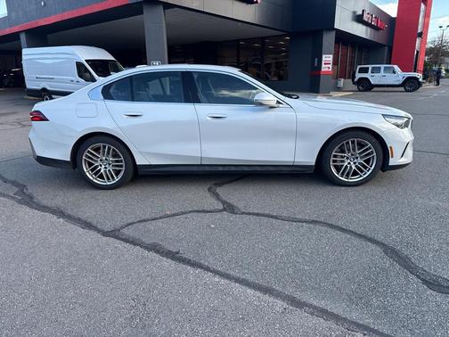 2024 BMW 530 xDrive