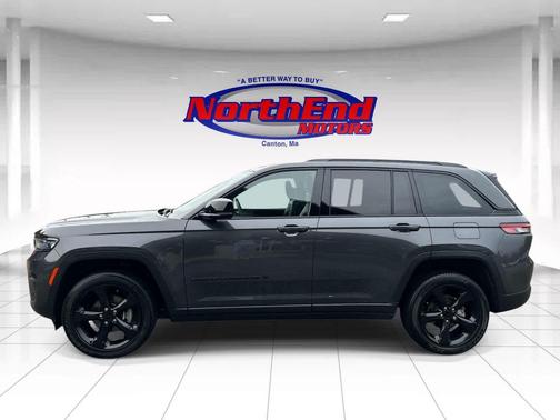 Baltic Gray Metallic Clearcoat 2023 Jeep Grand Cherokee Altitude