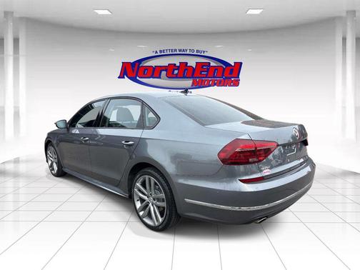 Platinum Gray Metallic 2018 Volkswagen Passat 2.0T S