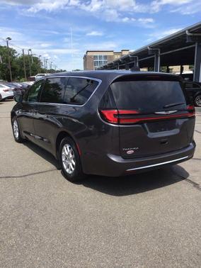 Granite Crystal Metallic Clearcoat 2023 Chrysler Pacifica Touring L