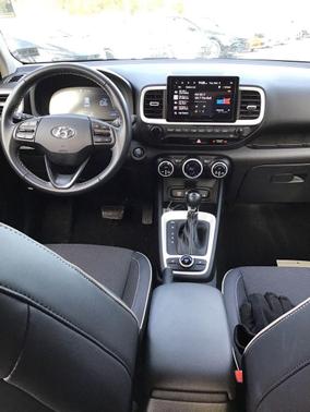 2025 Hyundai VENUE Limited