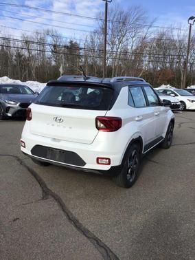 2025 Hyundai VENUE Limited