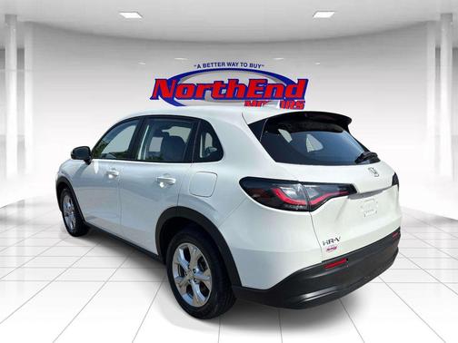 Platinum White Pearl 2023 Honda HR-V LX