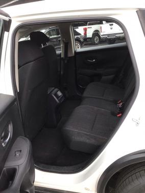 Platinum White Pearl 2023 Honda HR-V LX