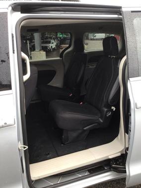 Silver Mist Clearcoat 2023 Chrysler Voyager LX