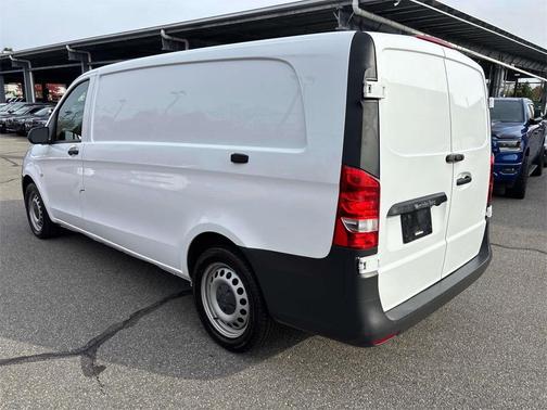 2020 Mercedes-Benz Metris Base