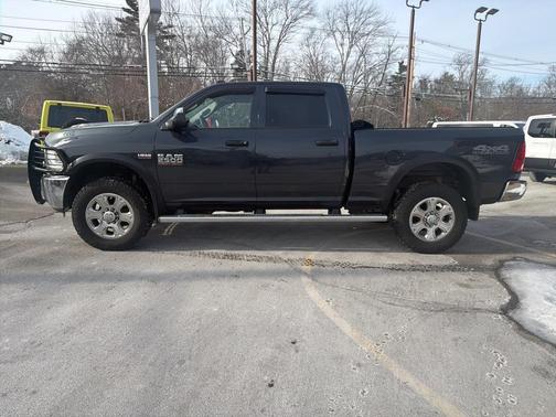 2017 RAM 2500 Tradesman Crew Cab 4x4 6'4' Box