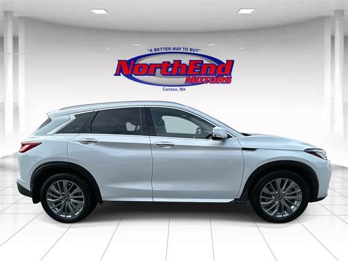 2023 INFINITI QX50 LUXE