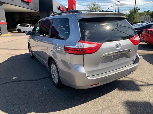 2017 Toyota Sienna Limited Premium