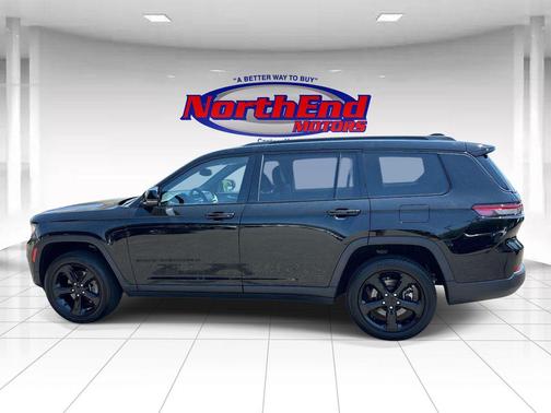 Diamond Black Crystal Pearlcoat 2023 Jeep Grand Cherokee L Altitude