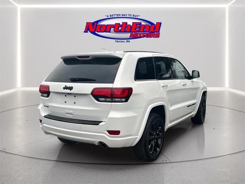 2022 Jeep Grand Cherokee Laredo