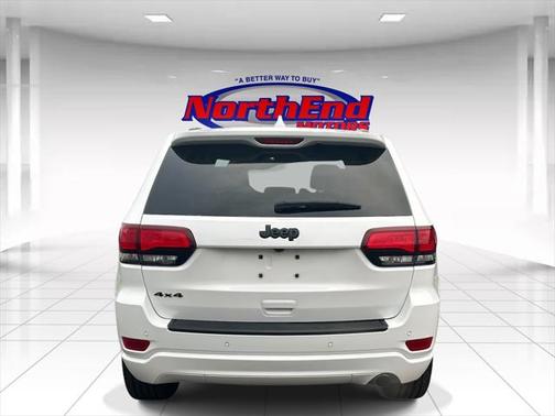 2022 Jeep Grand Cherokee Laredo