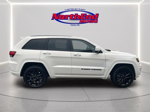 2022 Jeep Grand Cherokee Laredo