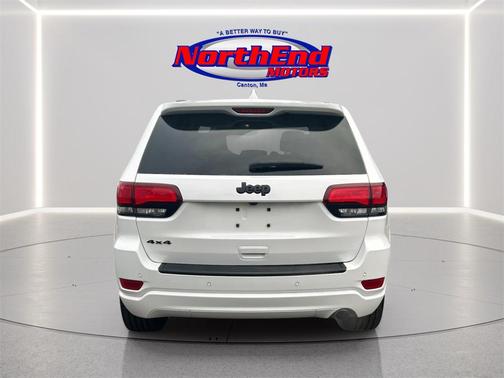 2022 Jeep Grand Cherokee Laredo
