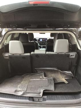 Magnetic Gray Metallic 2020 Toyota Highlander Platinum