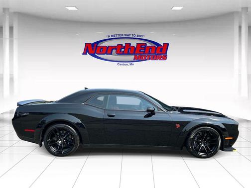 Pitch Black Clearcoat 2022 Dodge Challenger SRT Hellcat