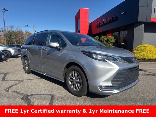 2024 Toyota Sienna XLE 8 Passenger