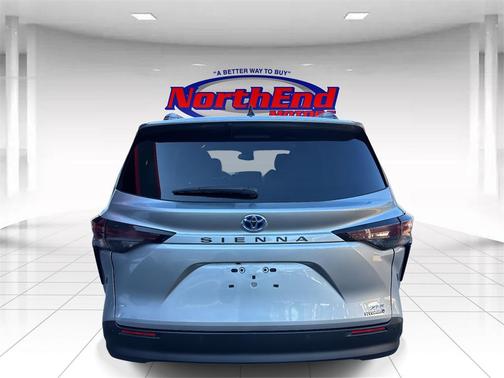 2024 Toyota Sienna XLE 8 Passenger