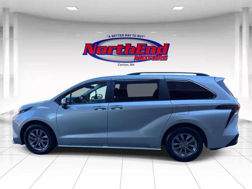 2024 Toyota Sienna XLE