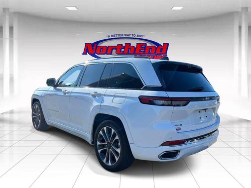 Bright White Clearcoat 2023 Jeep Grand Cherokee 4xe Overland