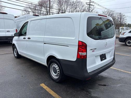 2022 Mercedes-Benz Metris Base