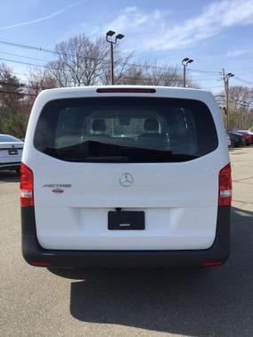 Arctic White 2022 Mercedes-Benz Metris Base