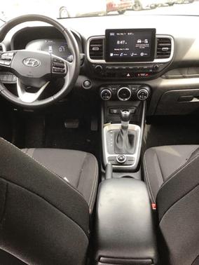 Onyx Black 2025 Hyundai VENUE SEL