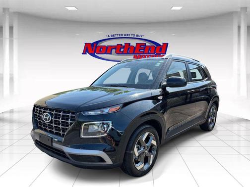 Onyx Black 2025 Hyundai VENUE SEL