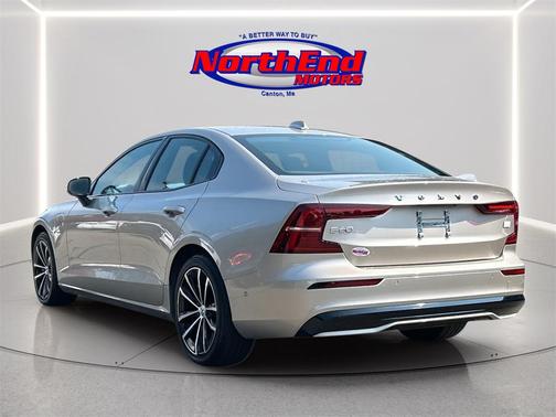 2023 Volvo S60 Recharge Plug-In Hybrid T8 Plus Dark Theme