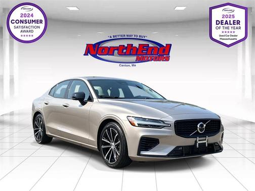 2023 Volvo S60 Recharge Plug-In Hybrid T8 Plus Dark Theme
