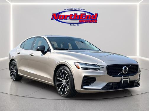 2023 Volvo S60 Recharge Plug-In Hybrid T8 Plus Dark Theme