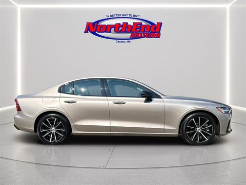 2023 Volvo S60 Recharge Plug-In Hybrid T8 Plus Dark Theme