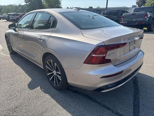 2023 Volvo S60 Recharge Plug-In Hybrid T8 Plus Dark Theme