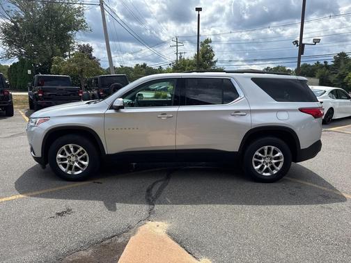 2021 Chevrolet Traverse LT Cloth